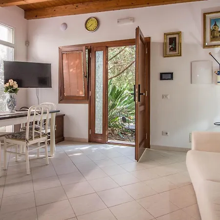 Guesthost - I Ginepri *